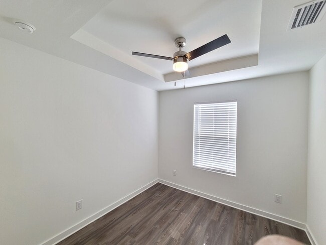 Building Photo - Tyndall Station