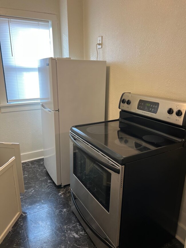 Building Photo - 1 Bed in the Paseo District - Save $100