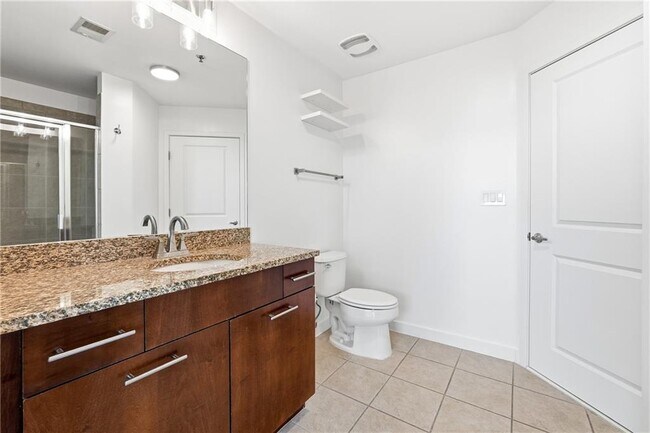 Building Photo - 3324 Peachtree Rd NE