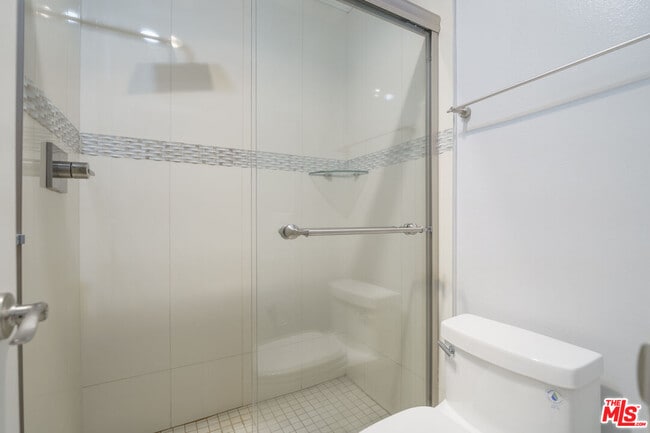 Building Photo - 2830 Lakeridge Ln