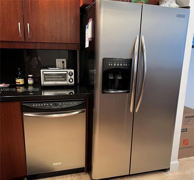 Building Photo - 2333 Brickell Ave