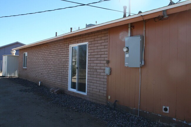 Building Photo - Newly remodeled 3 bedroom, 2 full bath home on large fenced lot.