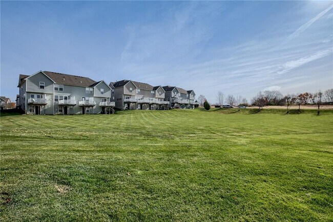 Building Photo - 2157 SW Rambling Vine Rd