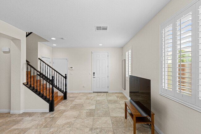 Building Photo - Beautiful West Vegas Home With Next Gen Suite