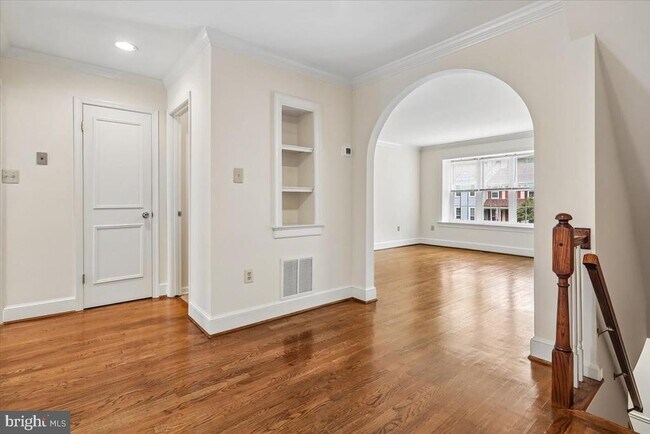 Building Photo - 5834 Waterdale Ct