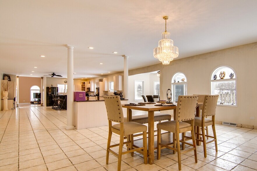 Building Photo - 30W777 Shoe Factory Rd