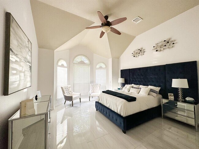 Building Photo - 16422 Red Crest Dr