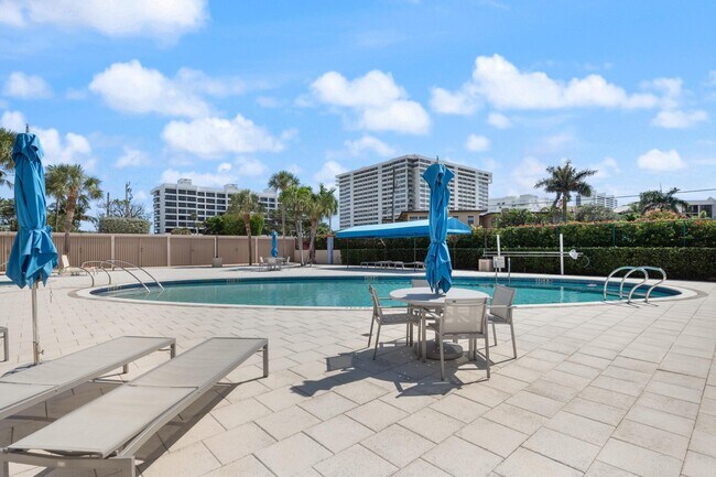 Building Photo - 1401 S Ocean Blvd