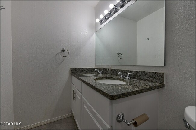 Building Photo - 1739 Russ Randall St