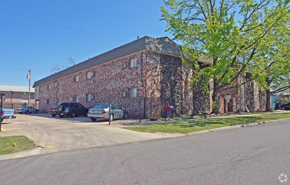 Building Photo - Welcome Home!