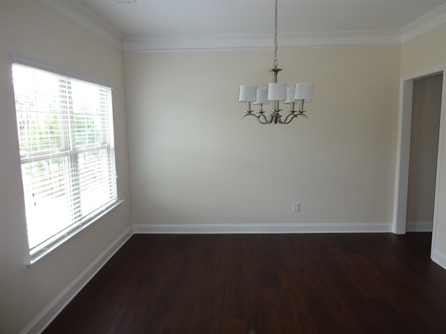 Building Photo - 2049 Greenfern Ct