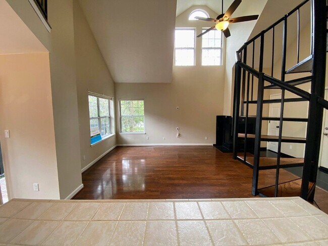 Building Photo - 6701 S Ivy Way