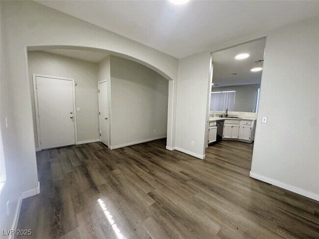 Building Photo - 2401 Living Rock Ave