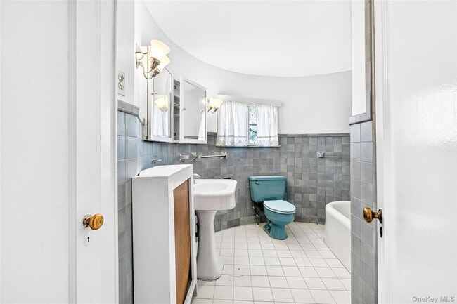 Building Photo - 5 Seymour Pl