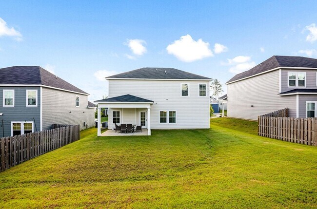 Building Photo - 3580 Hilltop Trl