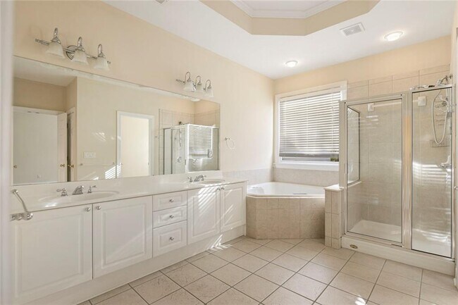 Building Photo - 5826 Riverstone Cir