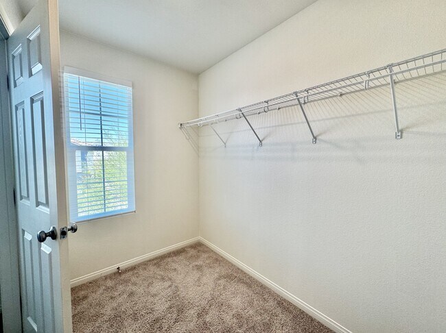 Building Photo - 4258 Tarim St