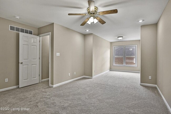 Building Photo - Super Nice Shelbyville Condo For Rent