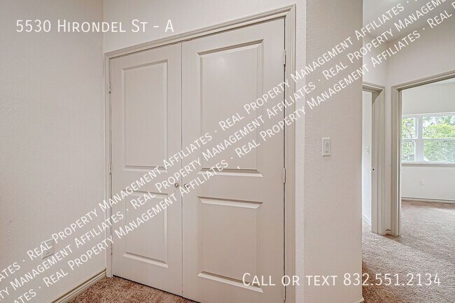 Building Photo - 5530 Hirondel