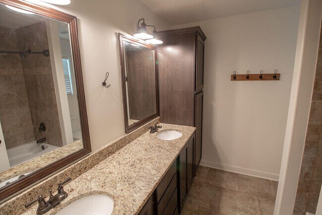 Building Photo - 7504 Wellford Ct