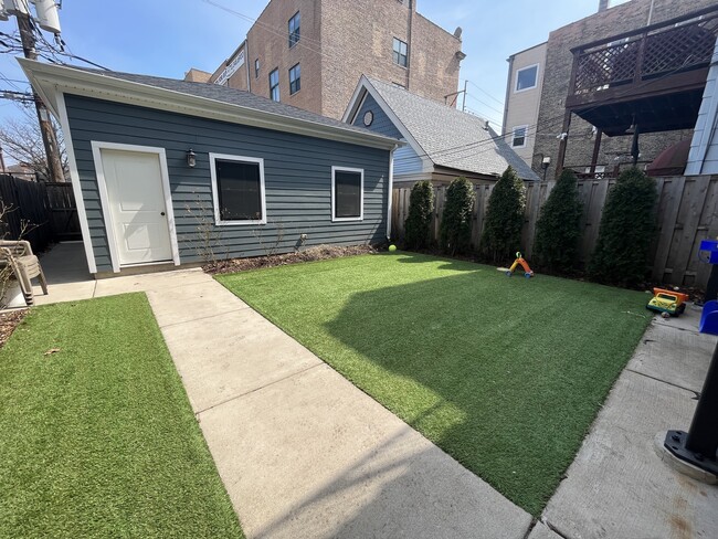 Building Photo - 3909 N Seeley Ave