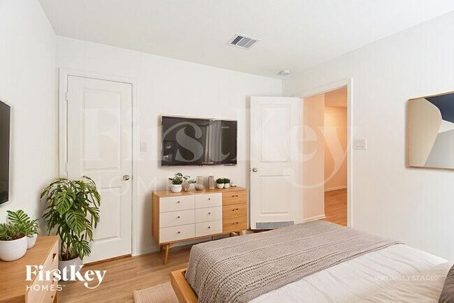 Building Photo - 508 Maple Bnd Ln