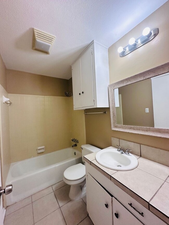 Building Photo - 3 Bedroom House on the Southside For Rent | Corpus Christi