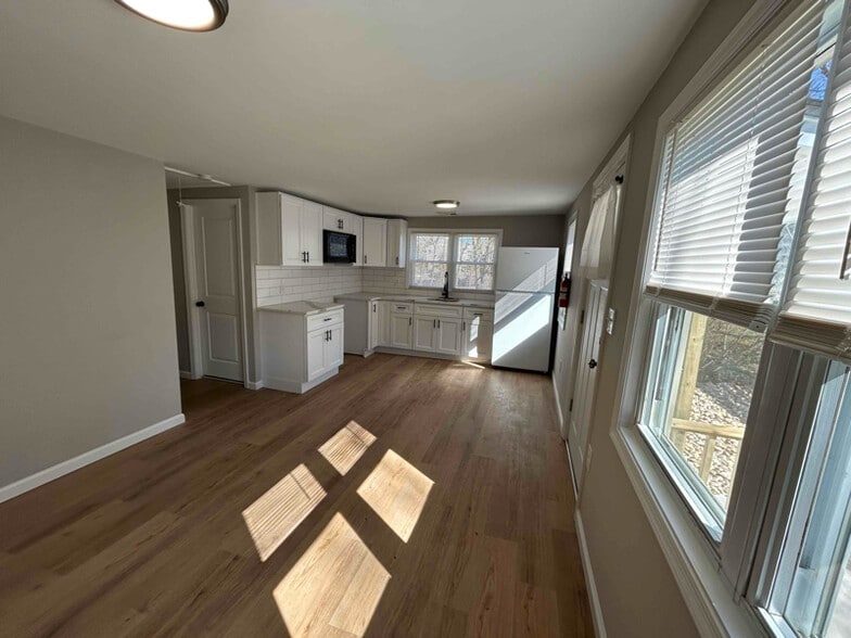 Building Photo - 4226 Old Lincoln Hwy