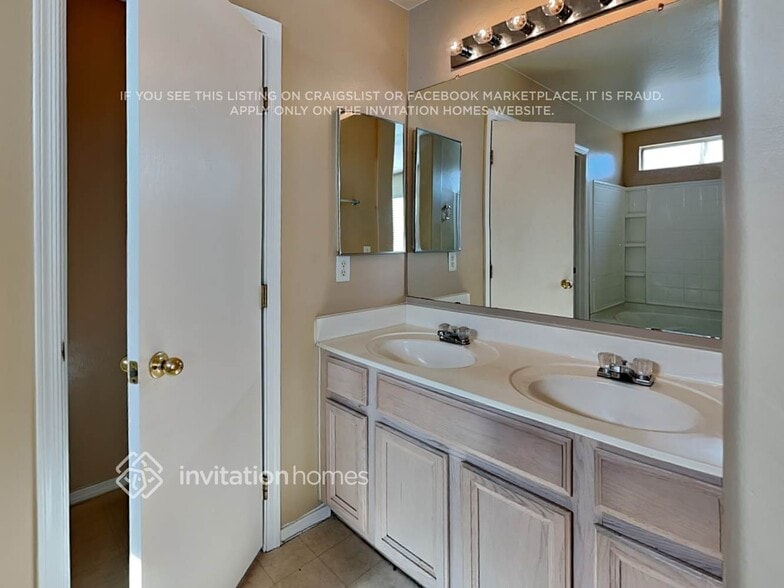 Building Photo - 3921 W Pollack St