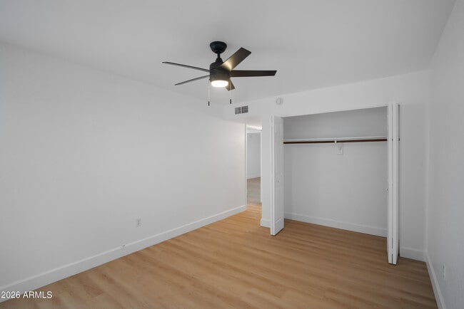 Building Photo - 729 W Coolidge St