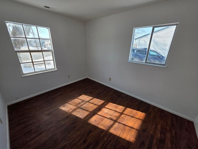 Building Photo - COZY 3 BR HOME CENTRALLY LOCATED