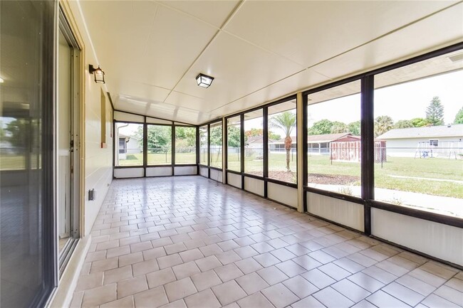 Building Photo - 903 Ashwood Ct