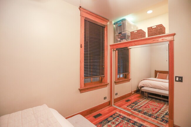 Bedroom #1 - 1125 N Damen Ave