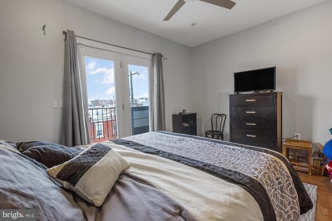 Building Photo - 2524 Sepviva St