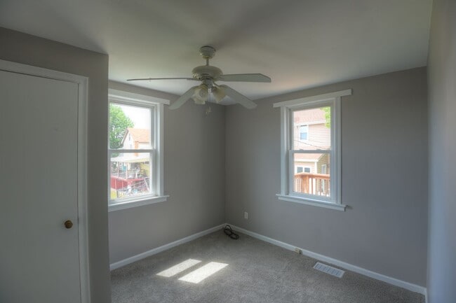 Building Photo - 2-Bedroom, 1-Bath Single-Family Home with Integral Garage and Renovated Interior for Rent