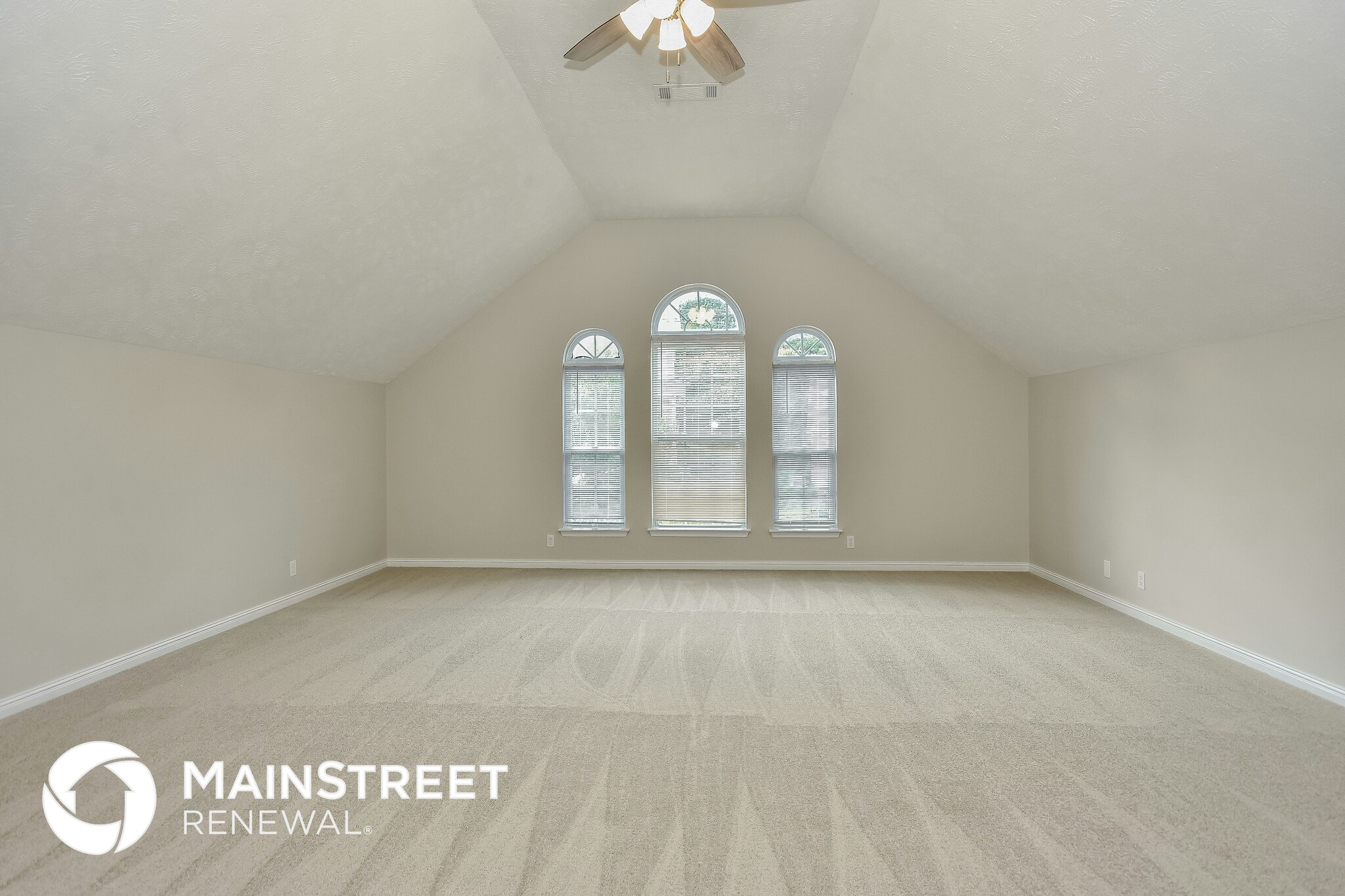 Building Photo - 2316 Broadview Dr