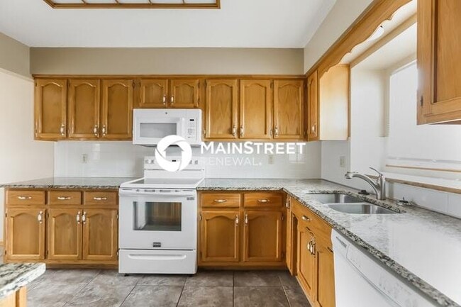 Building Photo - 3 Bedroom Pet-Friendly Home in Raymore, MO...