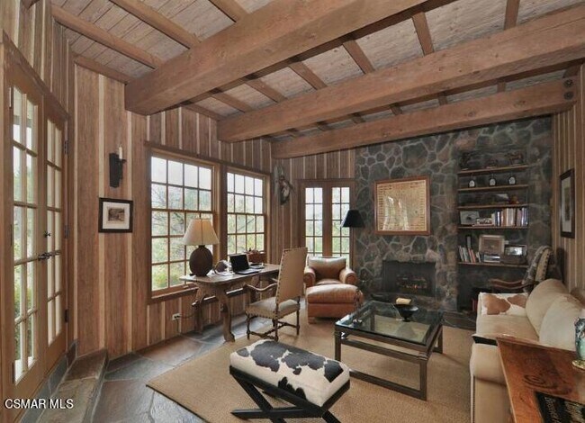 Building Photo - 5537 Round Meadow Rd