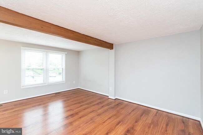 Building Photo - 3348 Raccoon Ct