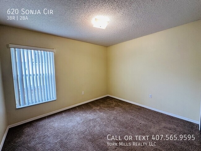 Building Photo - 620 Sonja Cir