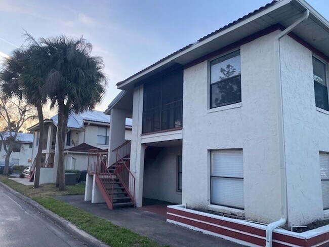 Building Photo - 1604 Sunside Square