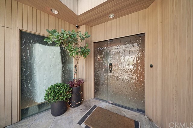 Building Photo - 37 Emerald Bay