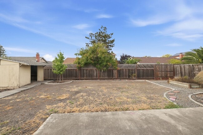 Building Photo - 831 Lightwood Ct