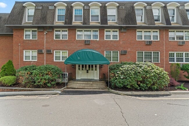 Building Photo - 34A Padanaram Ave