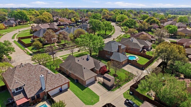 Building Photo - 6613 Barclay Ln