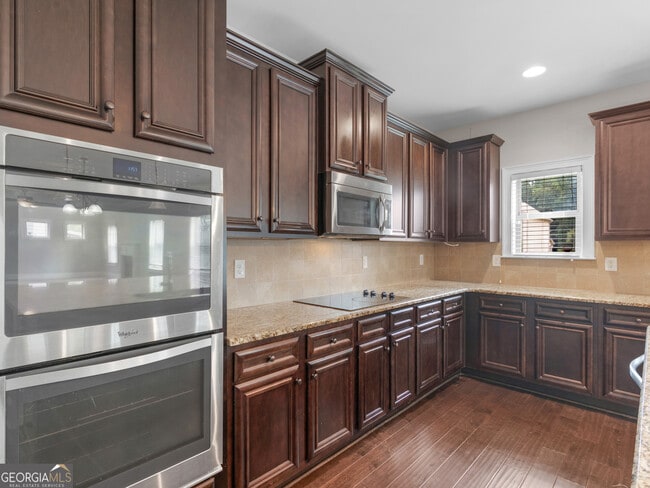 Building Photo - 185 Regency Pl