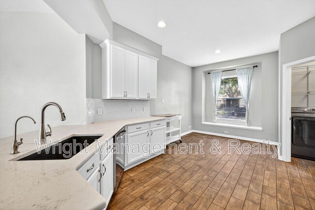 Building Photo - 5025 Torrey Hills Ln
