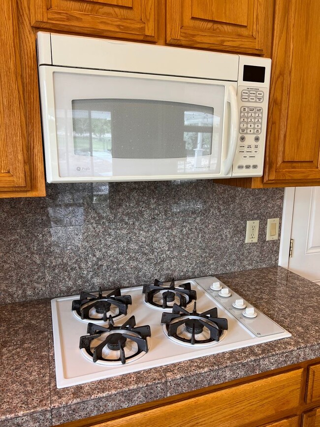 Building Photo - 3-bedroom home in Desert Lakes Golf Community