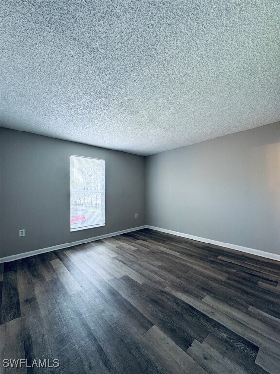 Building Photo - 12622 Kenwood Ln