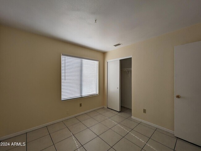 Building Photo - 11941 N 69th Ave